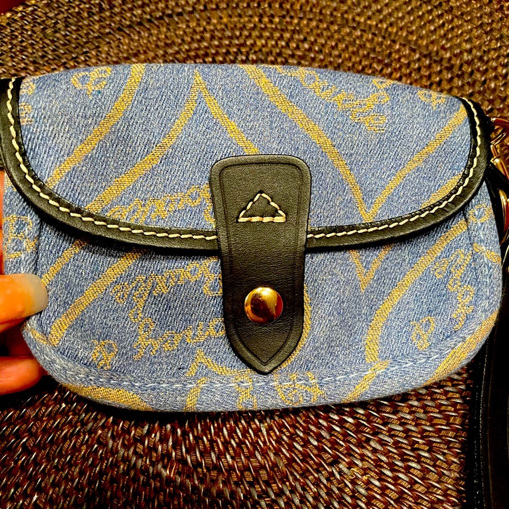 Dooney and Bourke small wristlet